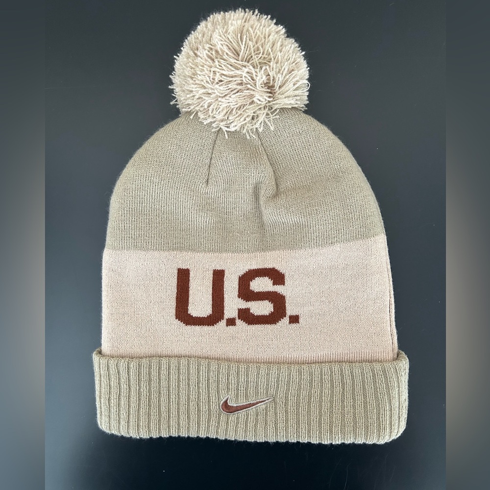 Men's Nike Khaki and Tan Army Black Knights
Rivalry Cuffed Pom Knit Hat  NWOT